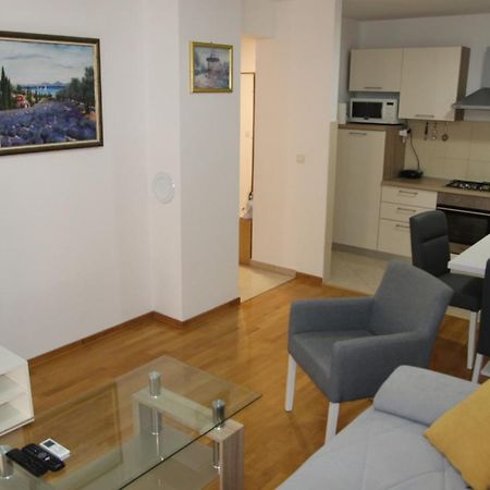 Apartment Pearl-Free Parking Макарска Экстерьер фото
